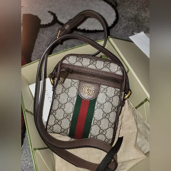 Authentic Gucci Ophidia GG Supreme Crossbody Bag - Picture 4 of 11